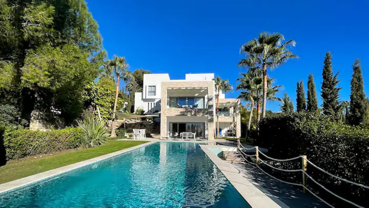 Se vende Villa - Chalet de 5 dormitorios en Costa Del Sol, Málaga, España