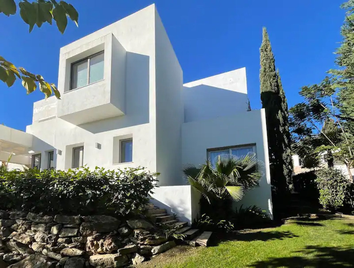 Se vende Villa - Chalet de 5 dormitorios en Costa Del Sol, Málaga, España