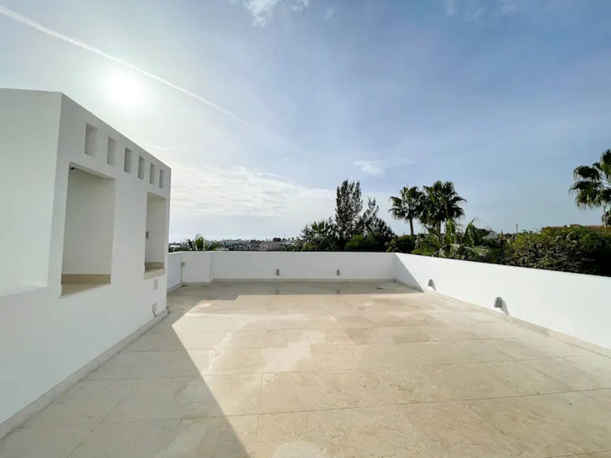 Se vende Villa - Chalet de 5 dormitorios en Costa Del Sol, Málaga, España