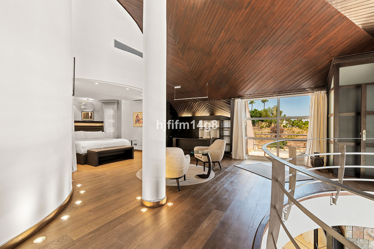 Se vende Villa - Chalet de 5 dormitorios en Costa Del Sol, Málaga, España