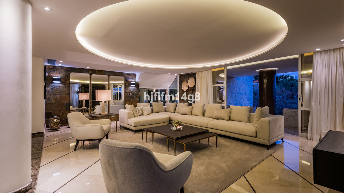 Se vende Villa - Chalet de 5 dormitorios en Costa Del Sol, Málaga, España