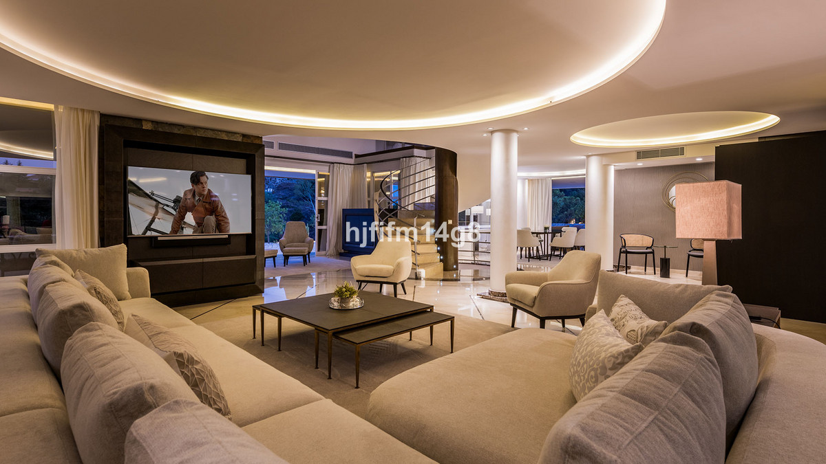Se vende Villa - Chalet de 5 dormitorios en Costa Del Sol, Málaga, España
