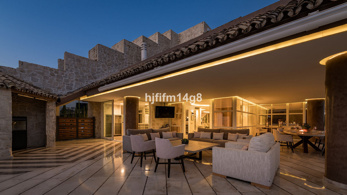 Se vende Villa - Chalet de 5 dormitorios en Costa Del Sol, Málaga, España
