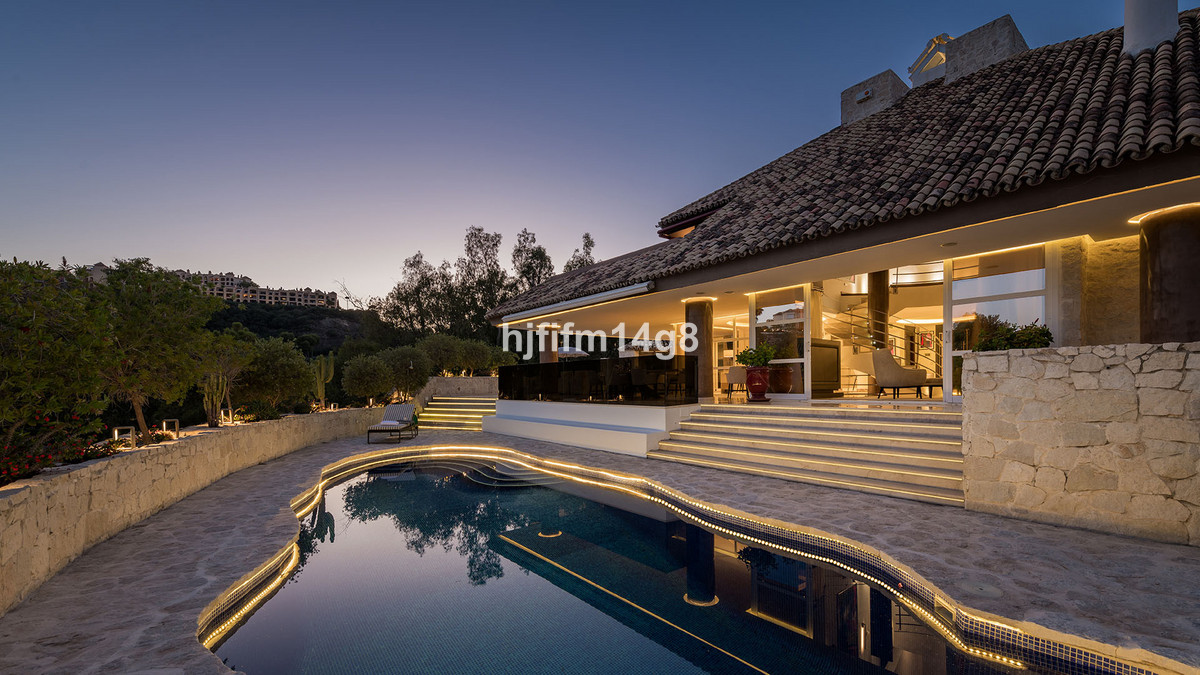 Se vende Villa - Chalet de 5 dormitorios en Costa Del Sol, Málaga, España