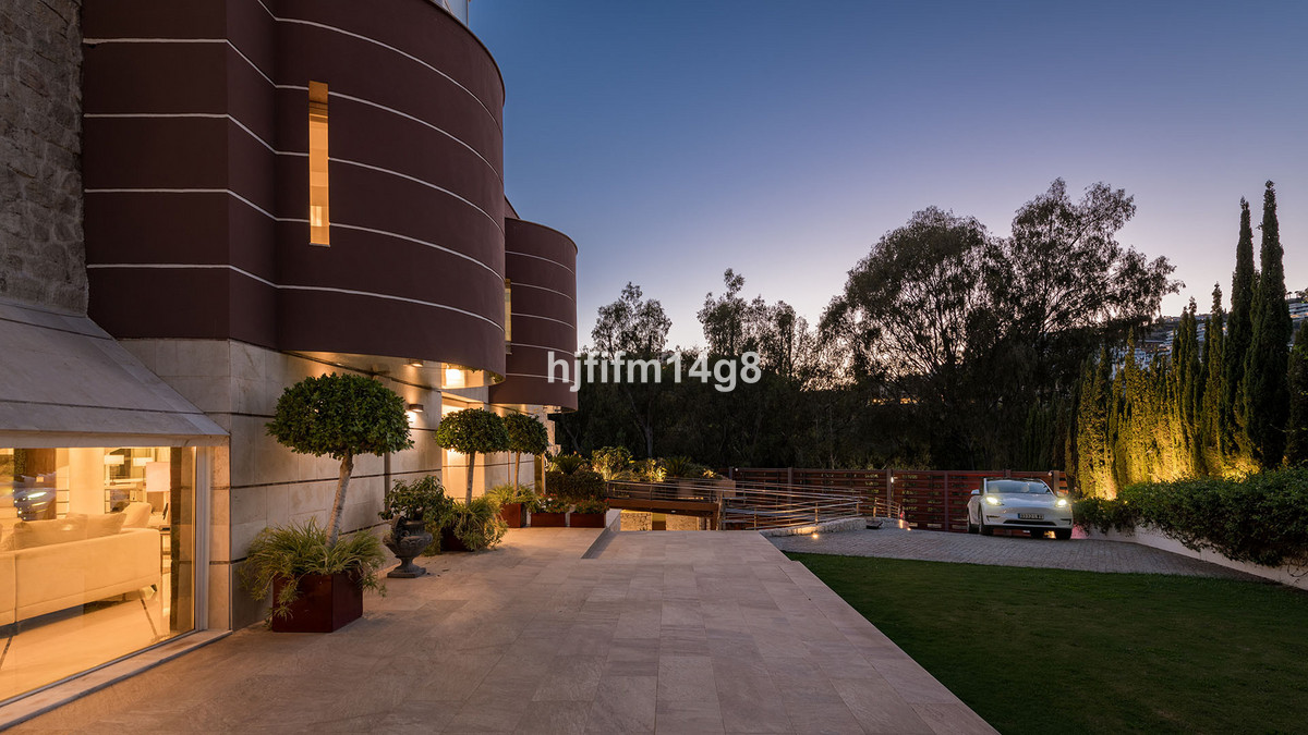 Se vende Villa - Chalet de 5 dormitorios en Costa Del Sol, Málaga, España