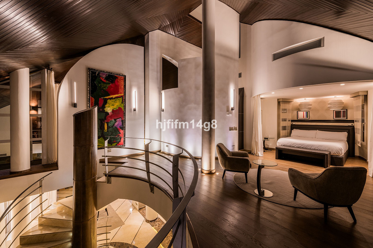 Se vende Villa - Chalet de 5 dormitorios en Costa Del Sol, Málaga, España