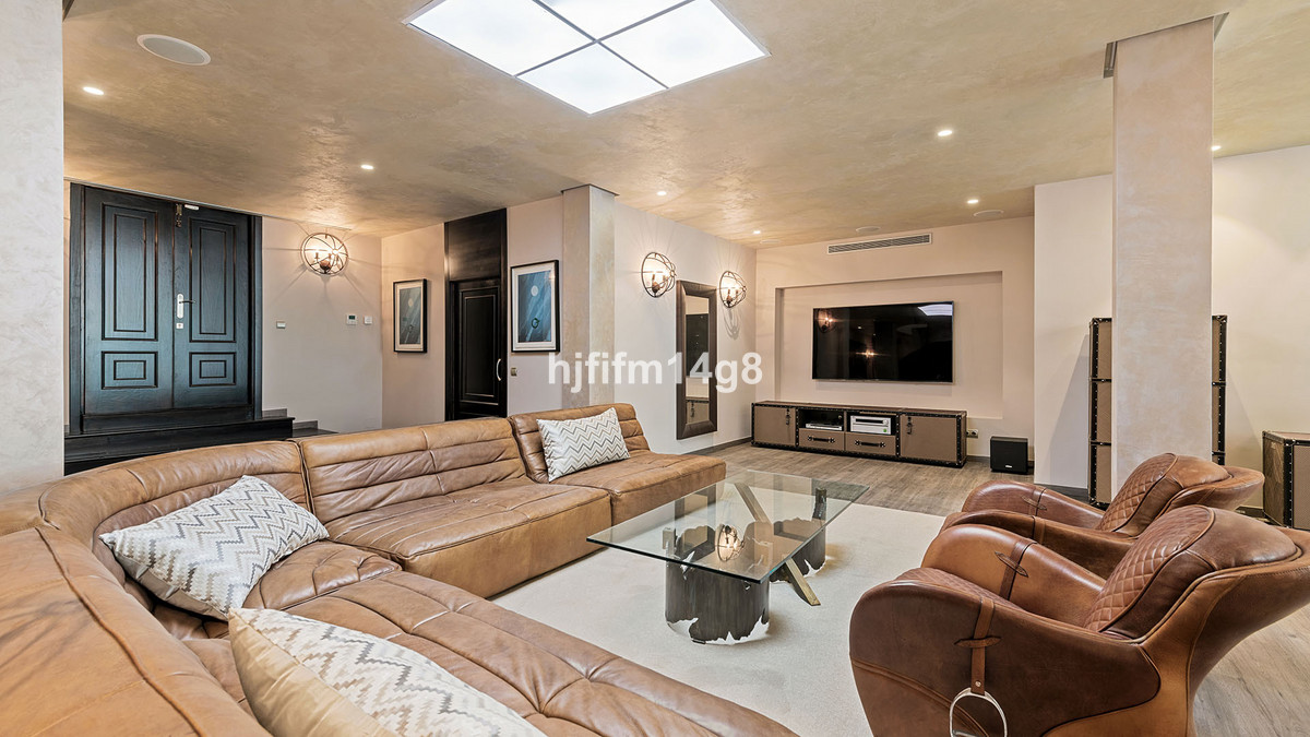 Se vende Villa - Chalet de 5 dormitorios en Costa Del Sol, Málaga, España