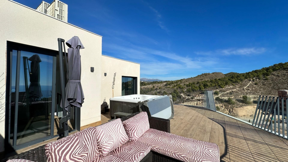 3 Bed Apartment for sale in Villajoyosa Costa Blanca, Alicante, Spain
