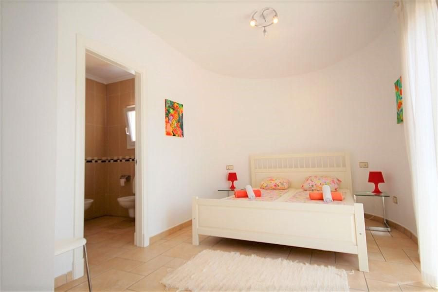 Se vende Villa - Chalet de 3 dormitorios en Costa Blanca, Alicante, España