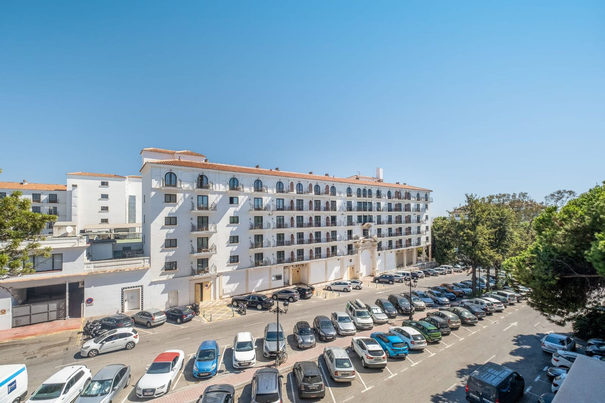 Se vende Apartamento Planta Media de 2 dormitorios en Costa Del Sol, Málaga, España