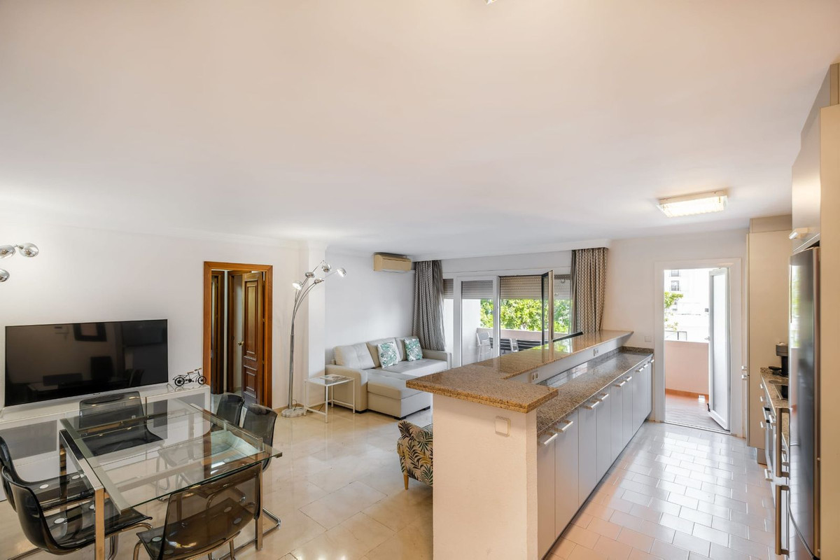 Se vende Apartamento Planta Media de 2 dormitorios en Costa Del Sol, Málaga, España