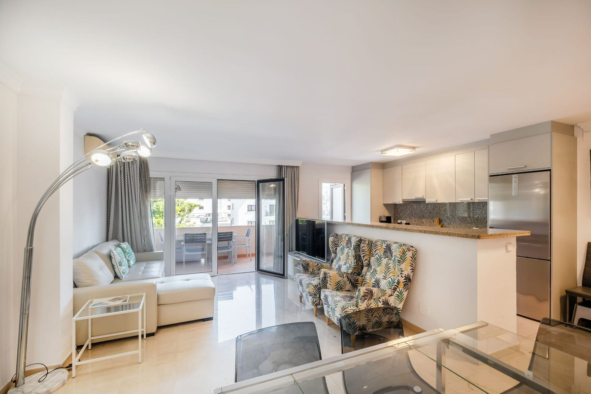 Se vende Apartamento Planta Media de 2 dormitorios en Costa Del Sol, Málaga, España