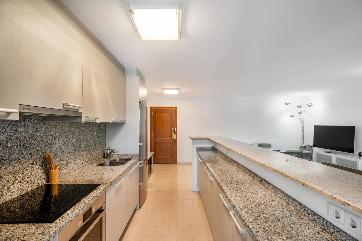 Se vende Apartamento Planta Media de 2 dormitorios en Costa Del Sol, Málaga, España