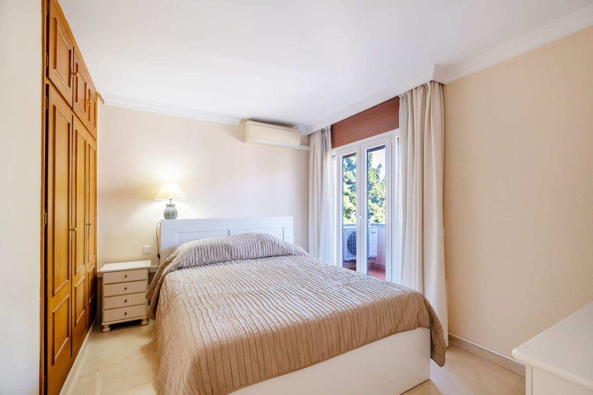 Se vende Apartamento Planta Media de 2 dormitorios en Costa Del Sol, Málaga, España