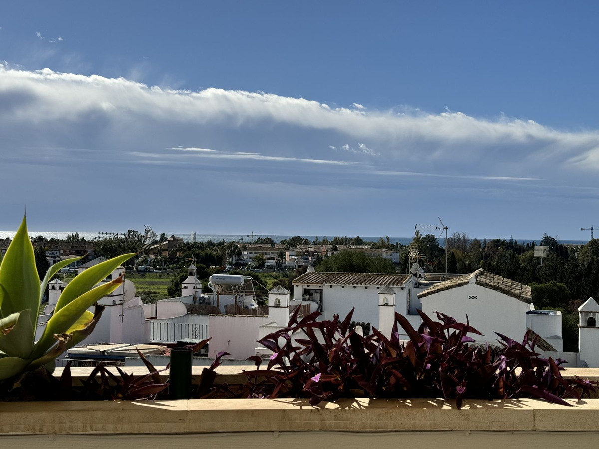 3 Bed Apartment for sale in Nueva Andalucía Costa Del Sol, Málaga, Spain