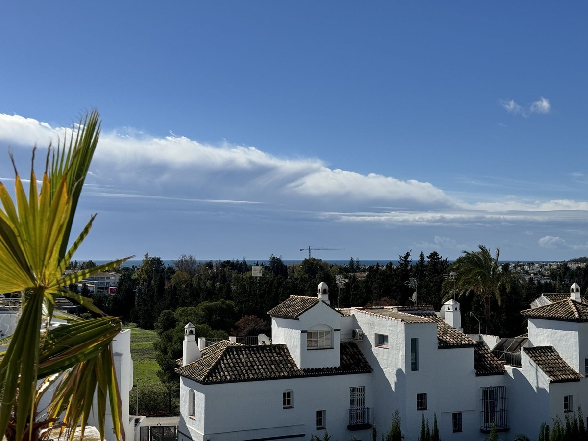 3 Bed Apartment for sale in Nueva Andalucía Costa Del Sol, Málaga, Spain