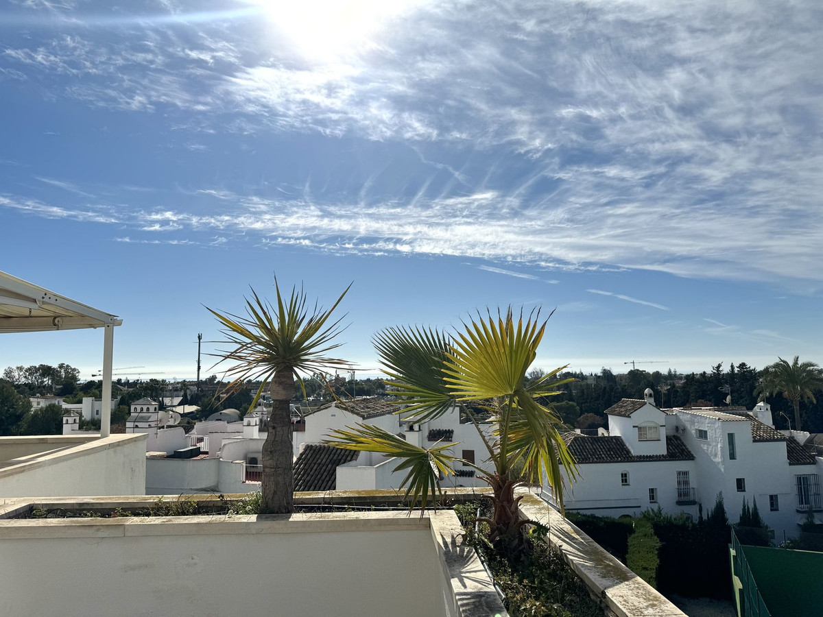 3 Bed Apartment for sale in Nueva Andalucía Costa Del Sol, Málaga, Spain