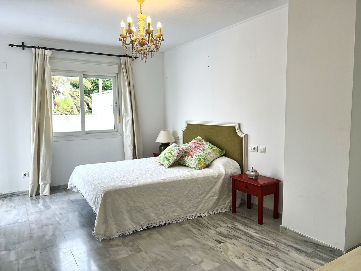 3 Bed Apartment for sale in Nueva Andalucía Costa Del Sol, Málaga, Spain
