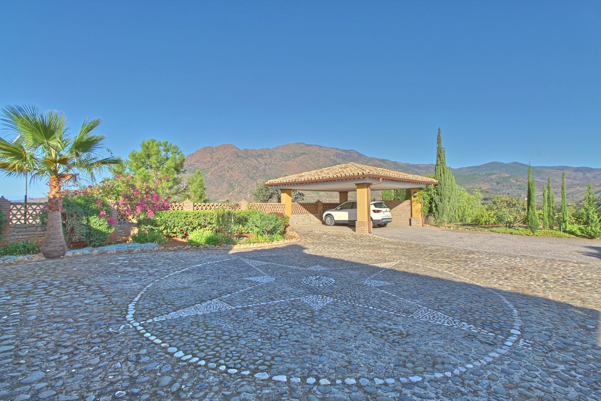 Se vende Finca - Cortijo de 5 dormitorios en Costa Del Sol, Málaga, España