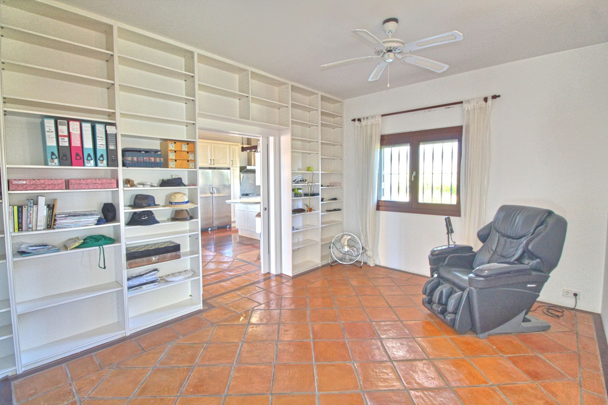 Se vende Finca - Cortijo de 5 dormitorios en Costa Del Sol, Málaga, España