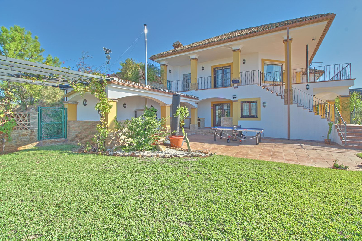 Se vende Finca - Cortijo de 5 dormitorios en Costa Del Sol, Málaga, España