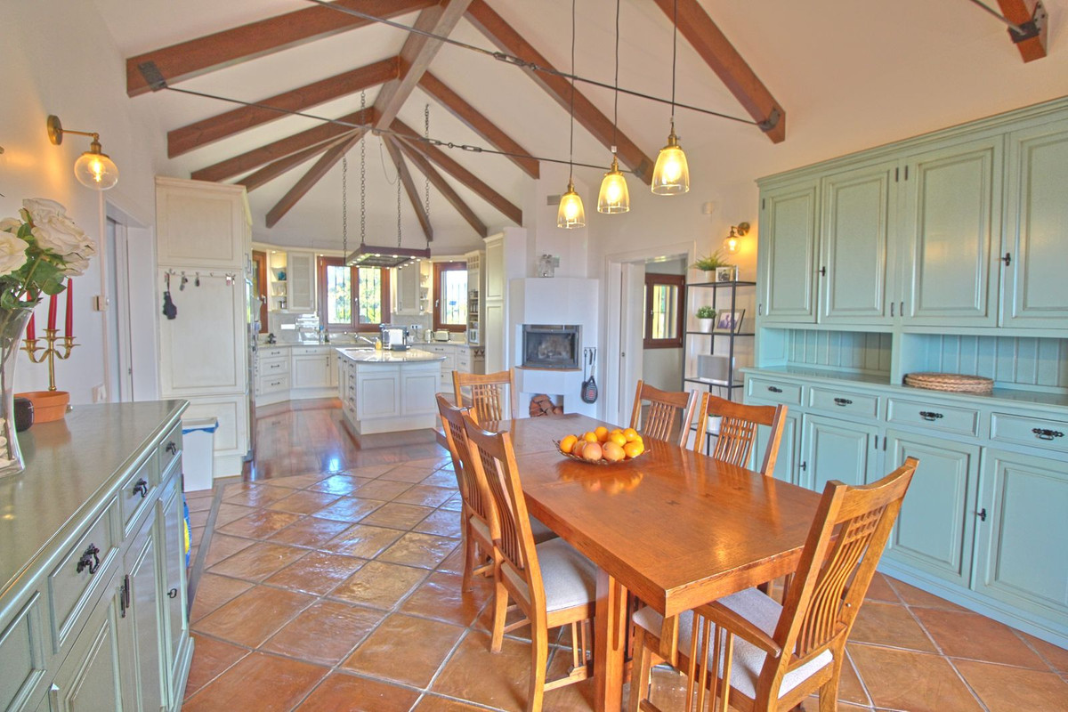 Se vende Finca - Cortijo de 5 dormitorios en Costa Del Sol, Málaga, España