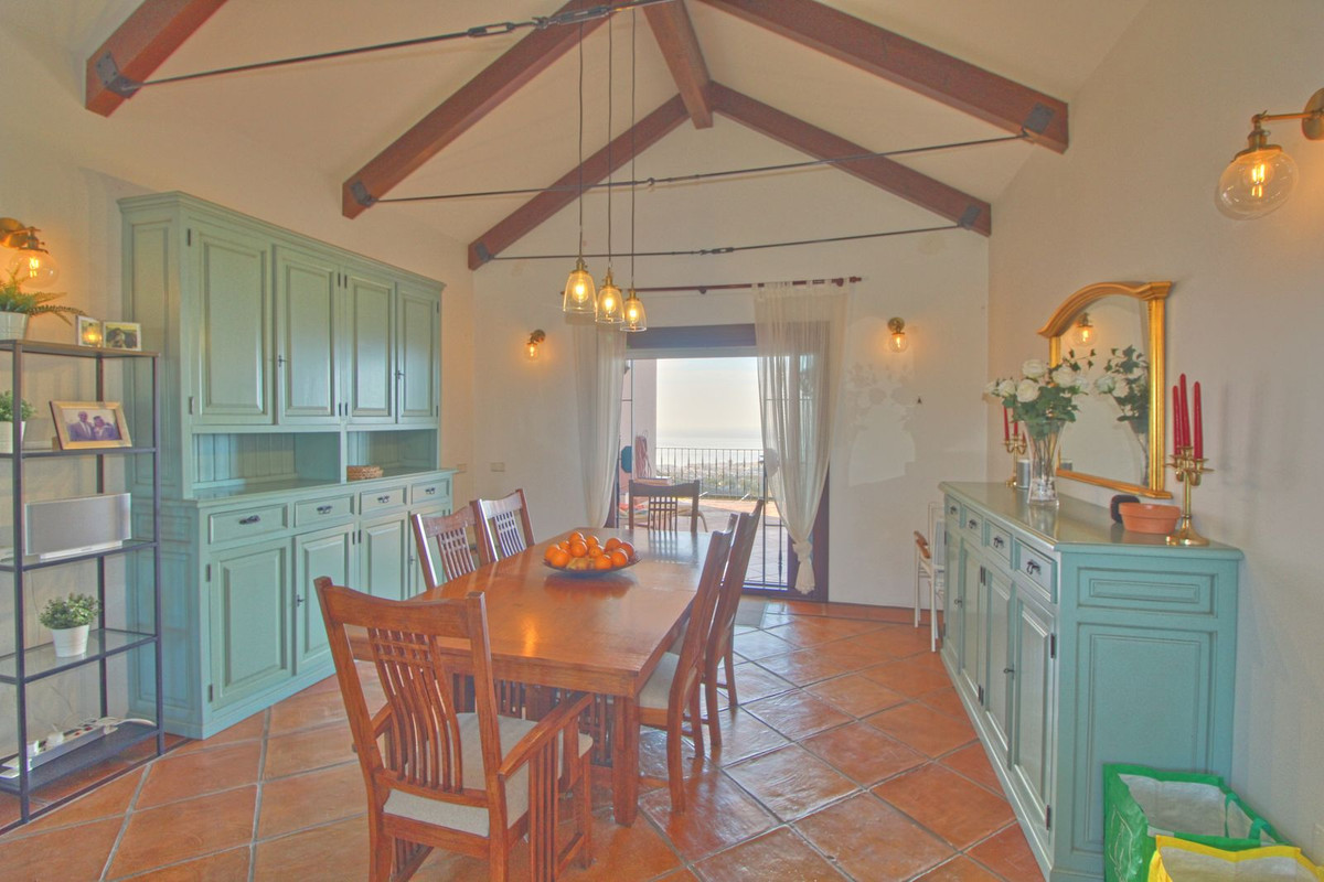 Se vende Finca - Cortijo de 5 dormitorios en Costa Del Sol, Málaga, España