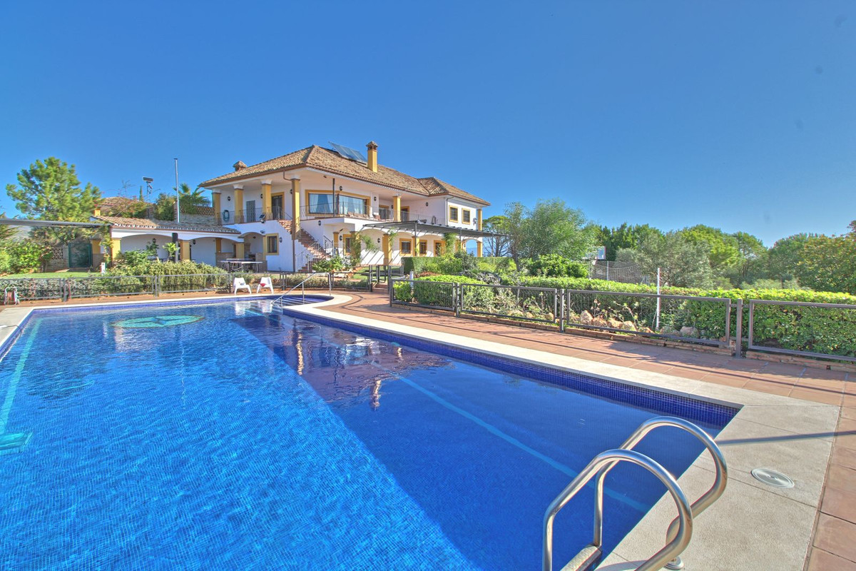 Se vende Finca - Cortijo de 5 dormitorios en Costa Del Sol, Málaga, España