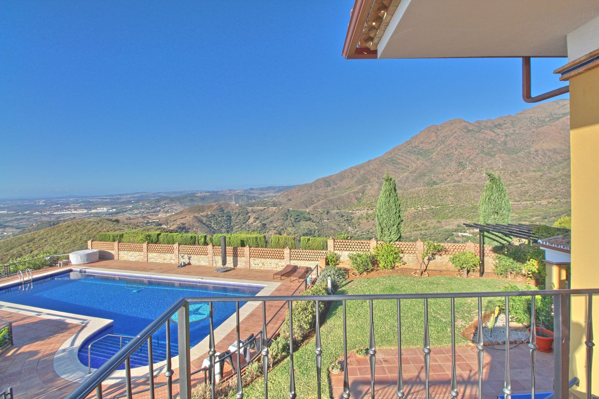 Se vende Finca - Cortijo de 5 dormitorios en Costa Del Sol, Málaga, España