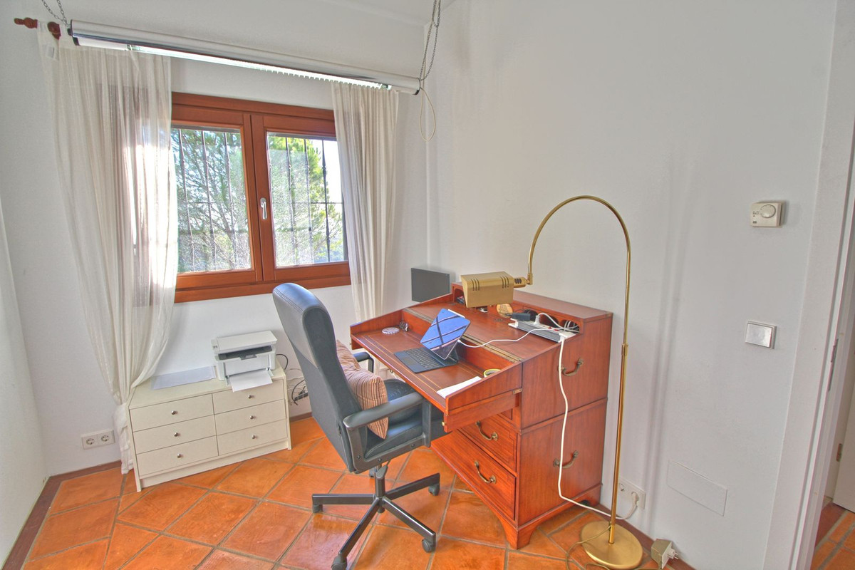 Se vende Finca - Cortijo de 5 dormitorios en Costa Del Sol, Málaga, España