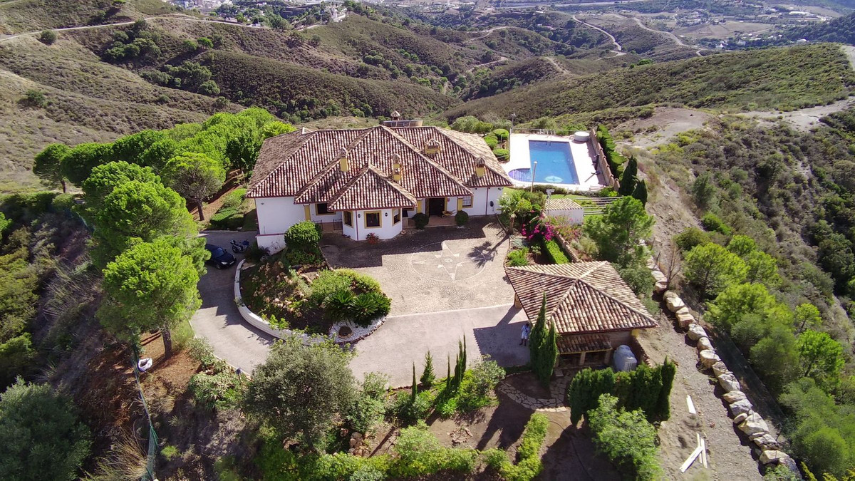 Se vende Finca - Cortijo de 5 dormitorios en Costa Del Sol, Málaga, España