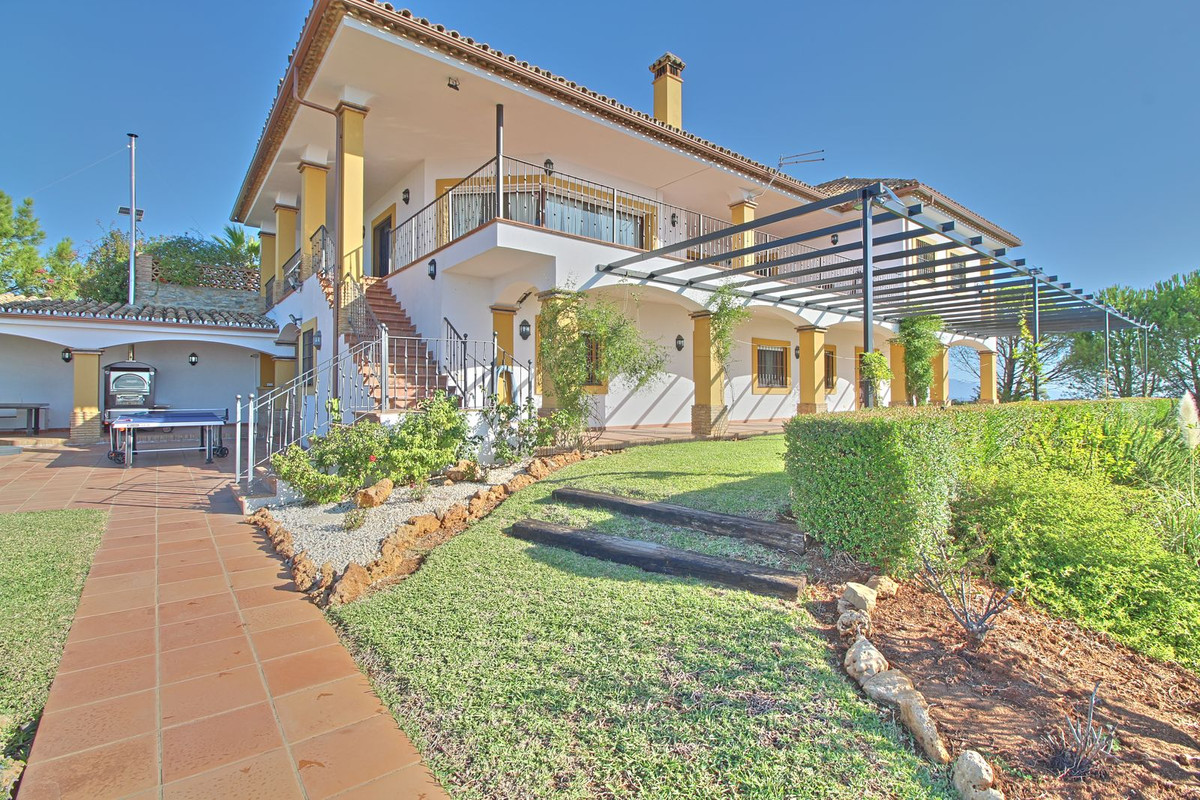 Se vende Finca - Cortijo de 5 dormitorios en Costa Del Sol, Málaga, España