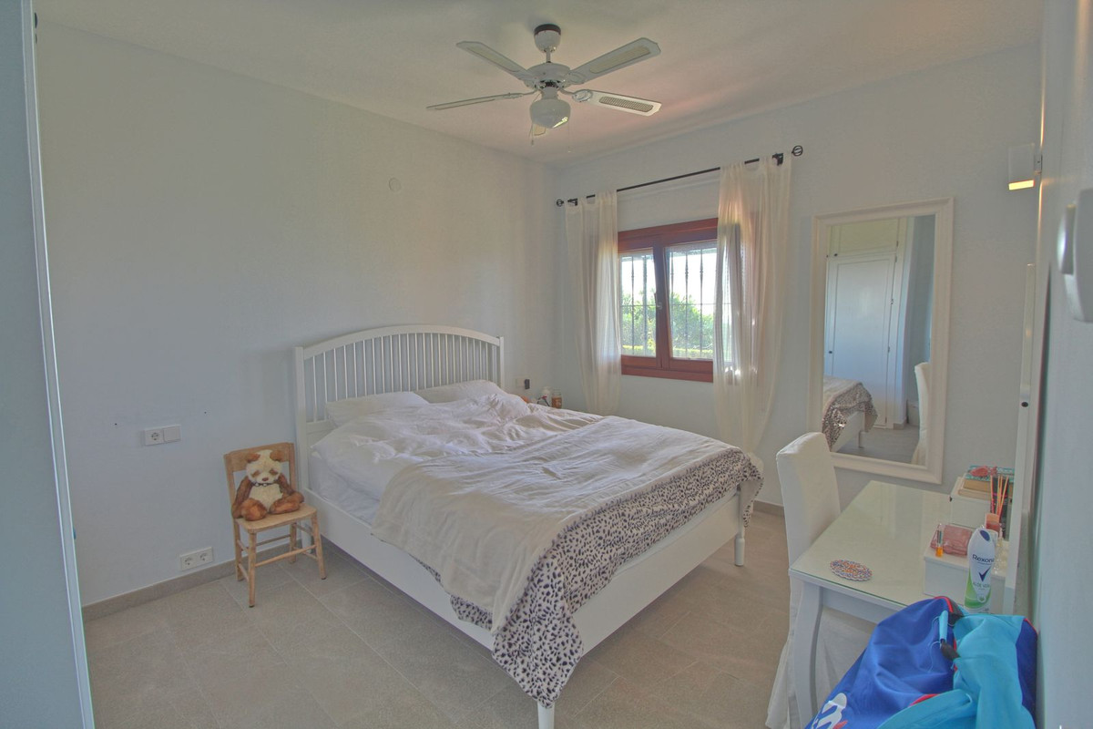 Se vende Finca - Cortijo de 5 dormitorios en Costa Del Sol, Málaga, España