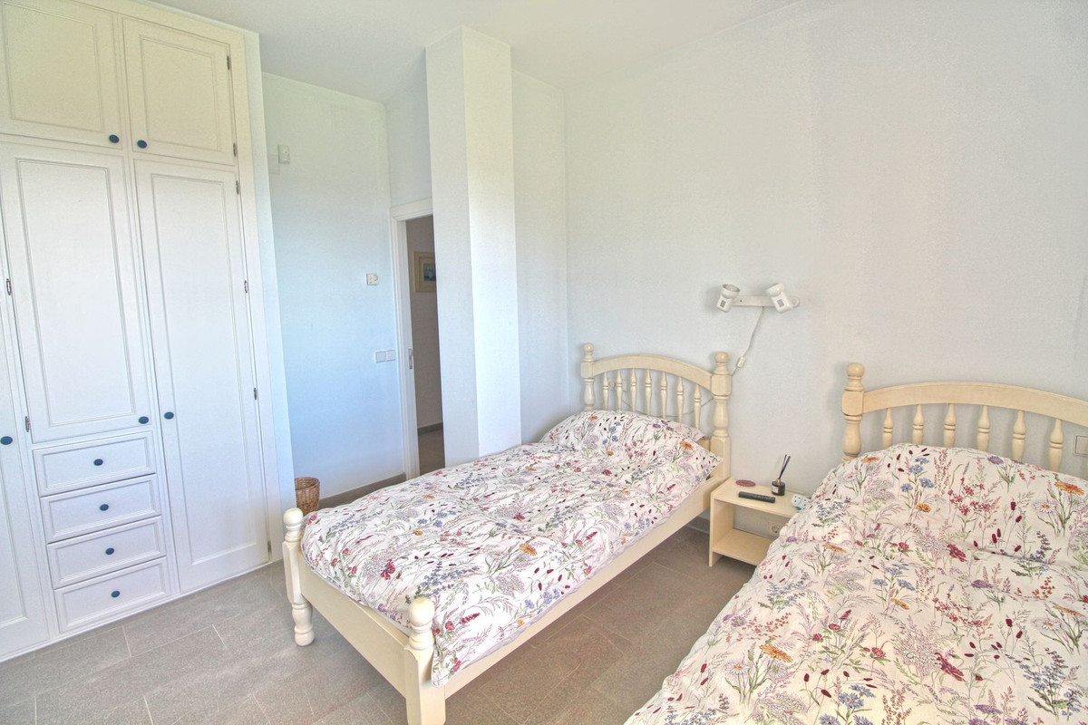 Se vende Finca - Cortijo de 5 dormitorios en Costa Del Sol, Málaga, España