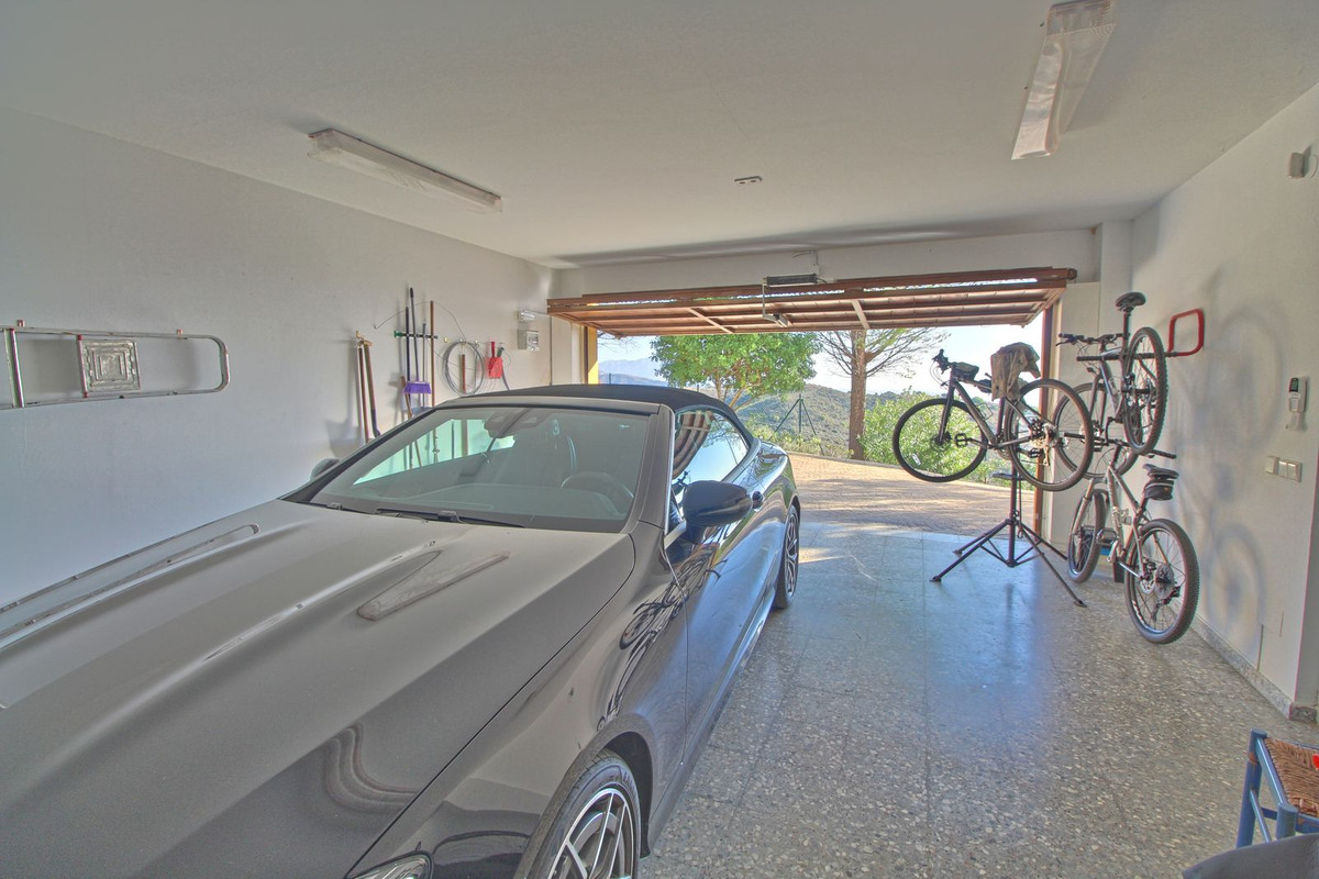 Se vende Finca - Cortijo de 5 dormitorios en Costa Del Sol, Málaga, España