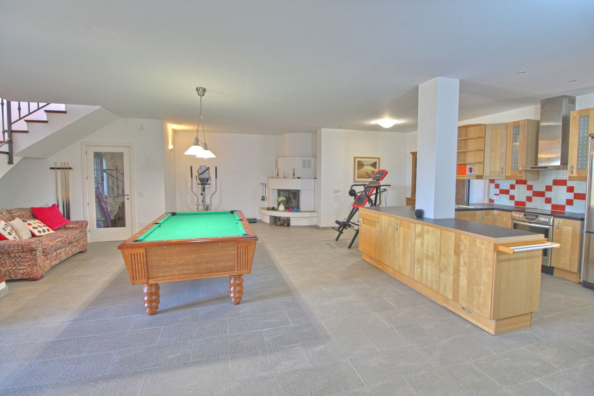 Se vende Finca - Cortijo de 5 dormitorios en Costa Del Sol, Málaga, España