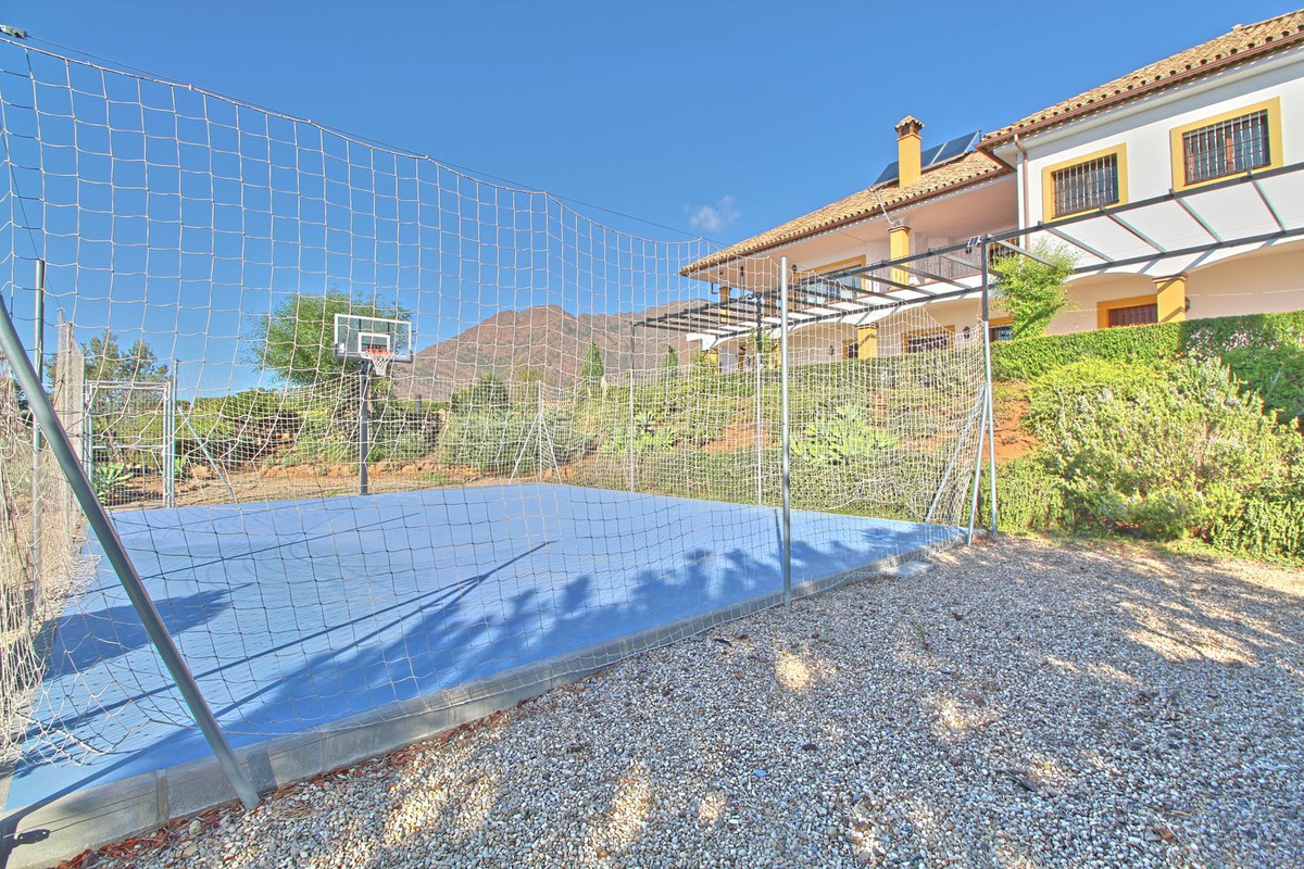 Se vende Finca - Cortijo de 5 dormitorios en Costa Del Sol, Málaga, España
