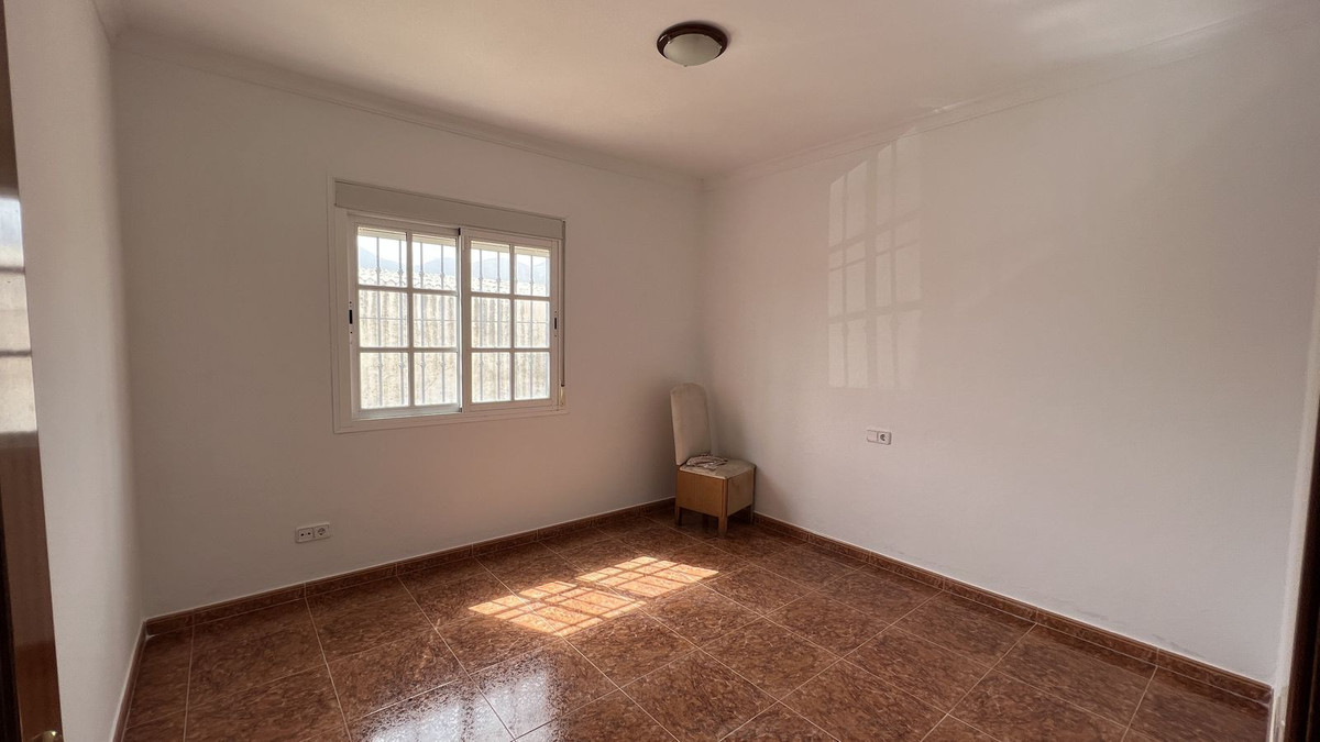 8 Bed Townhouse for sale in Alhaurín De La Torre Costa Del Sol, Málaga, Spain