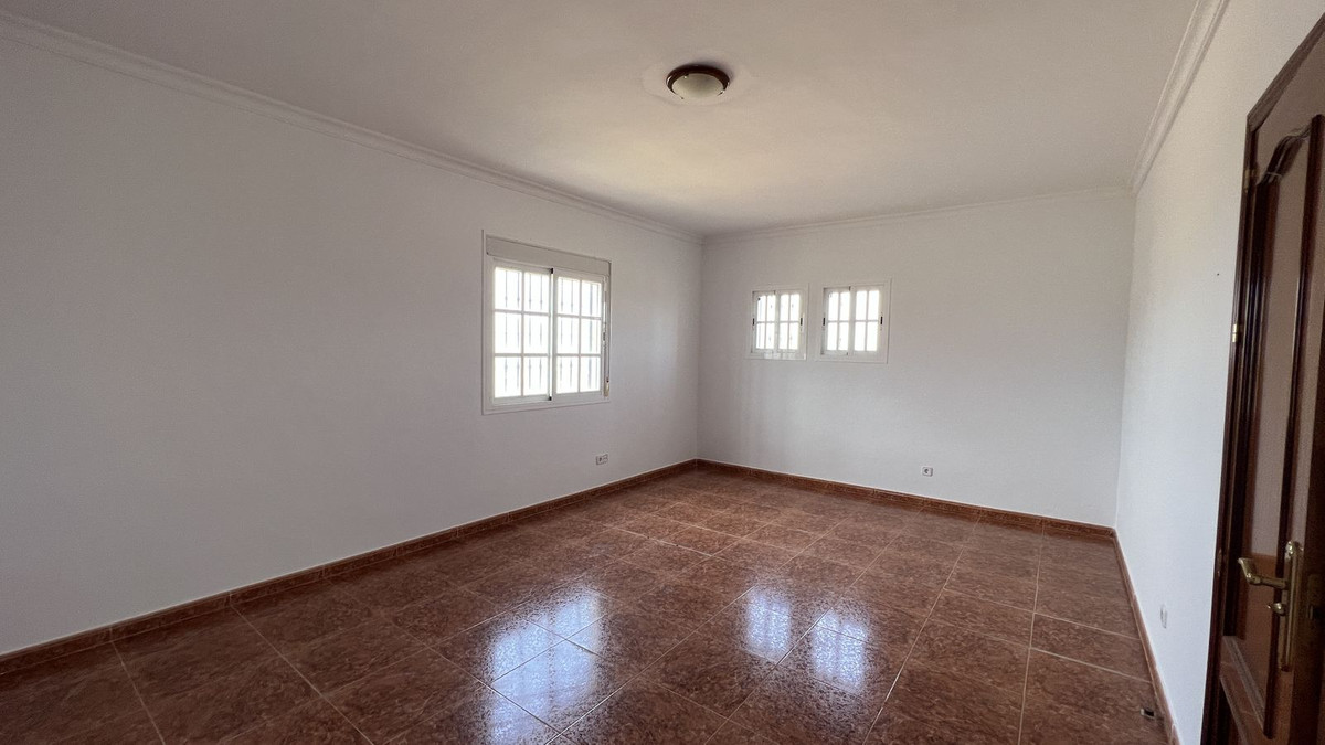 8 Bed Townhouse for sale in Alhaurín De La Torre Costa Del Sol, Málaga, Spain
