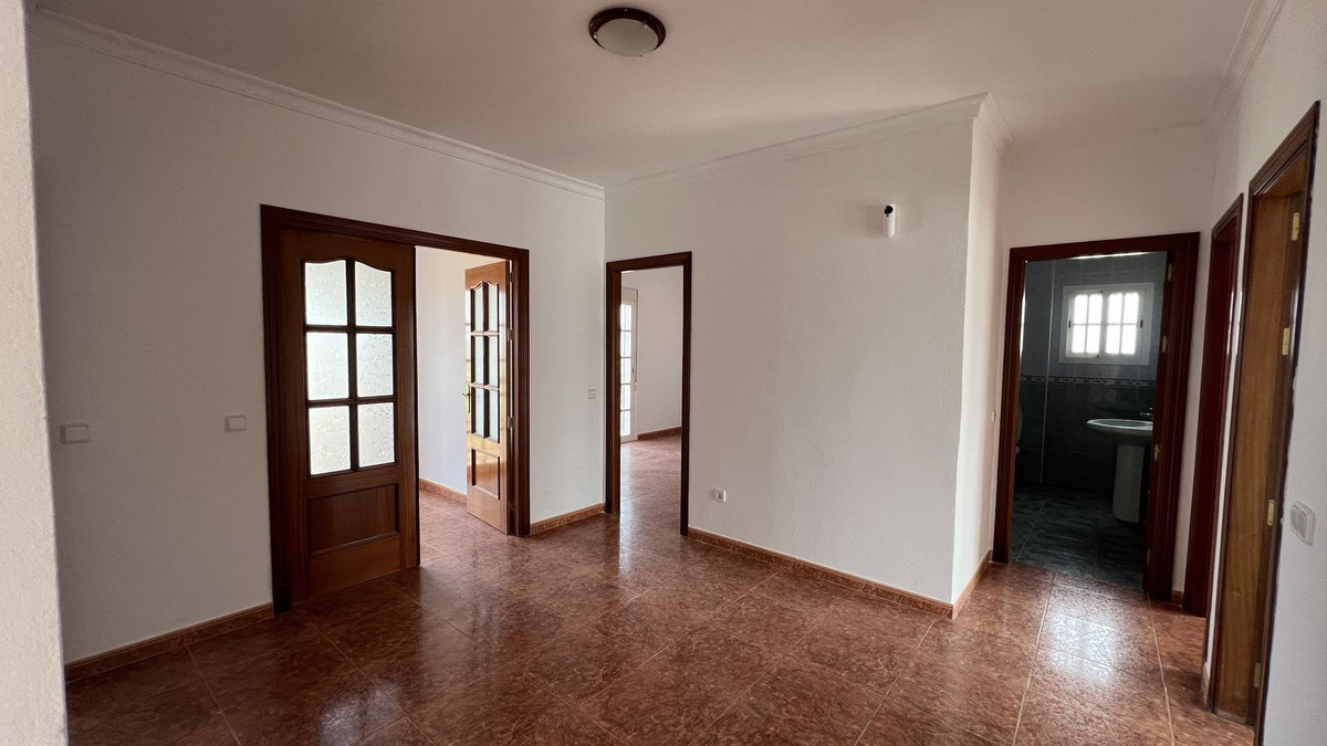 8 Bed Townhouse for sale in Alhaurín De La Torre Costa Del Sol, Málaga, Spain