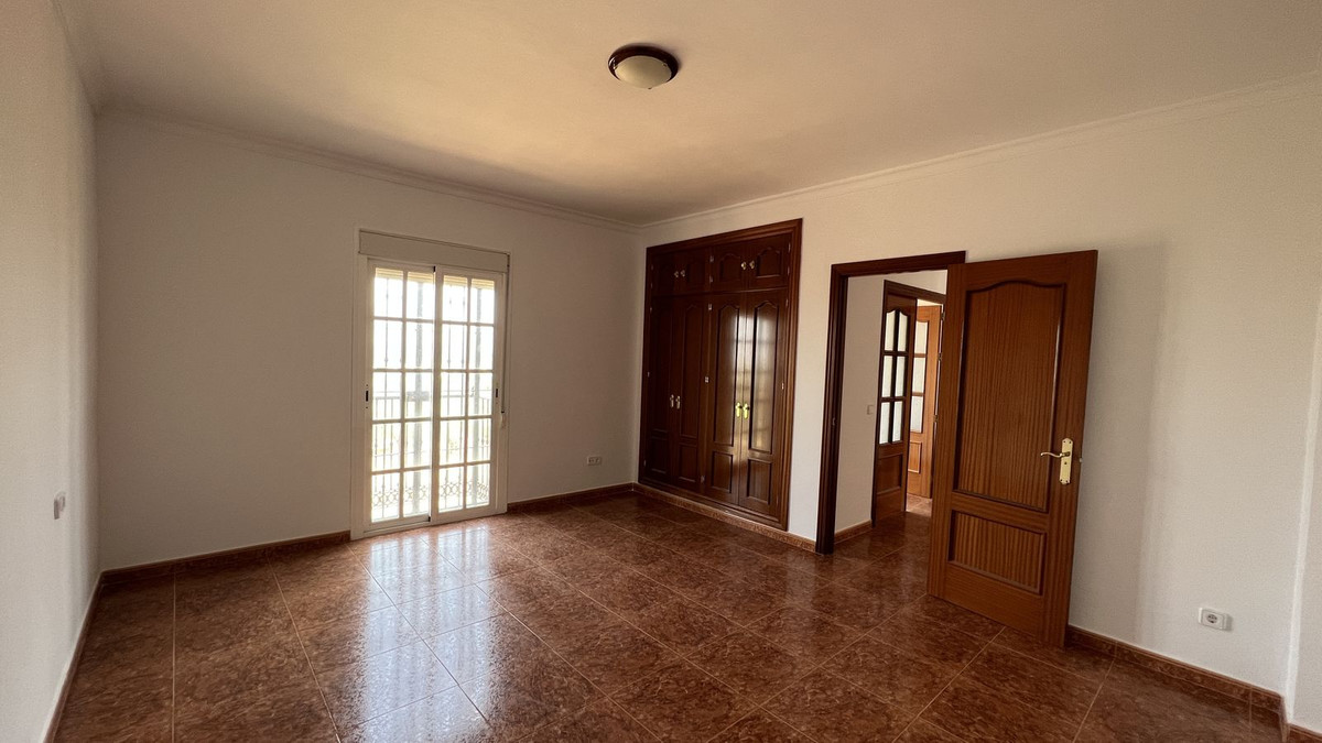 8 Bed Townhouse for sale in Alhaurín De La Torre Costa Del Sol, Málaga, Spain