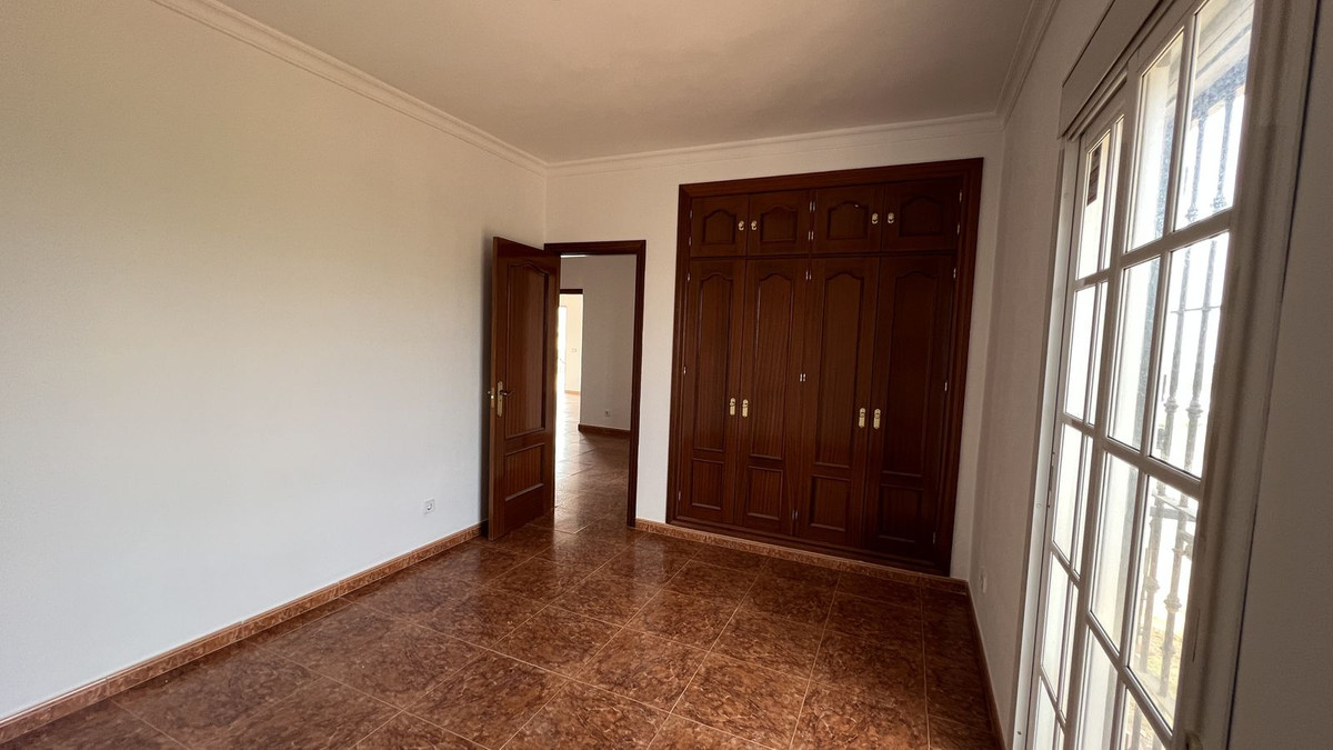 8 Bed Townhouse for sale in Alhaurín De La Torre Costa Del Sol, Málaga, Spain