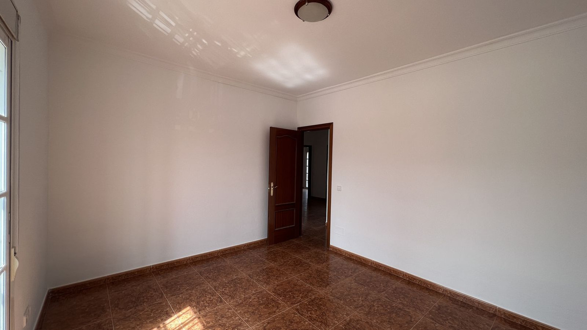 8 Bed Townhouse for sale in Alhaurín De La Torre Costa Del Sol, Málaga, Spain