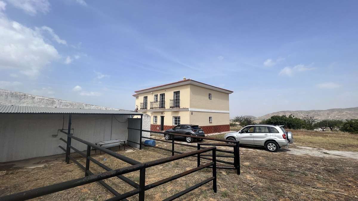 8 Bed Townhouse for sale in Alhaurín De La Torre Costa Del Sol, Málaga, Spain