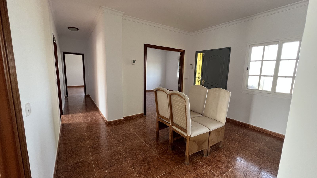 8 Bed Townhouse for sale in Alhaurín De La Torre Costa Del Sol, Málaga, Spain