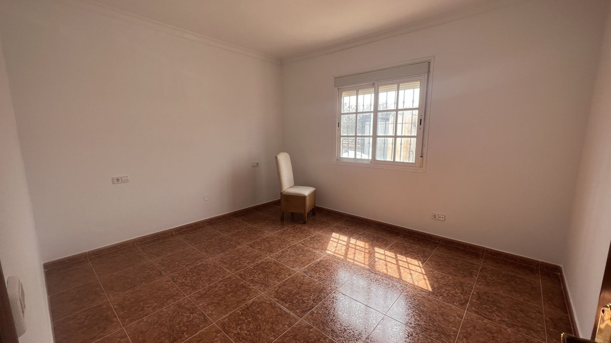 8 Bed Townhouse for sale in Alhaurín De La Torre Costa Del Sol, Málaga, Spain