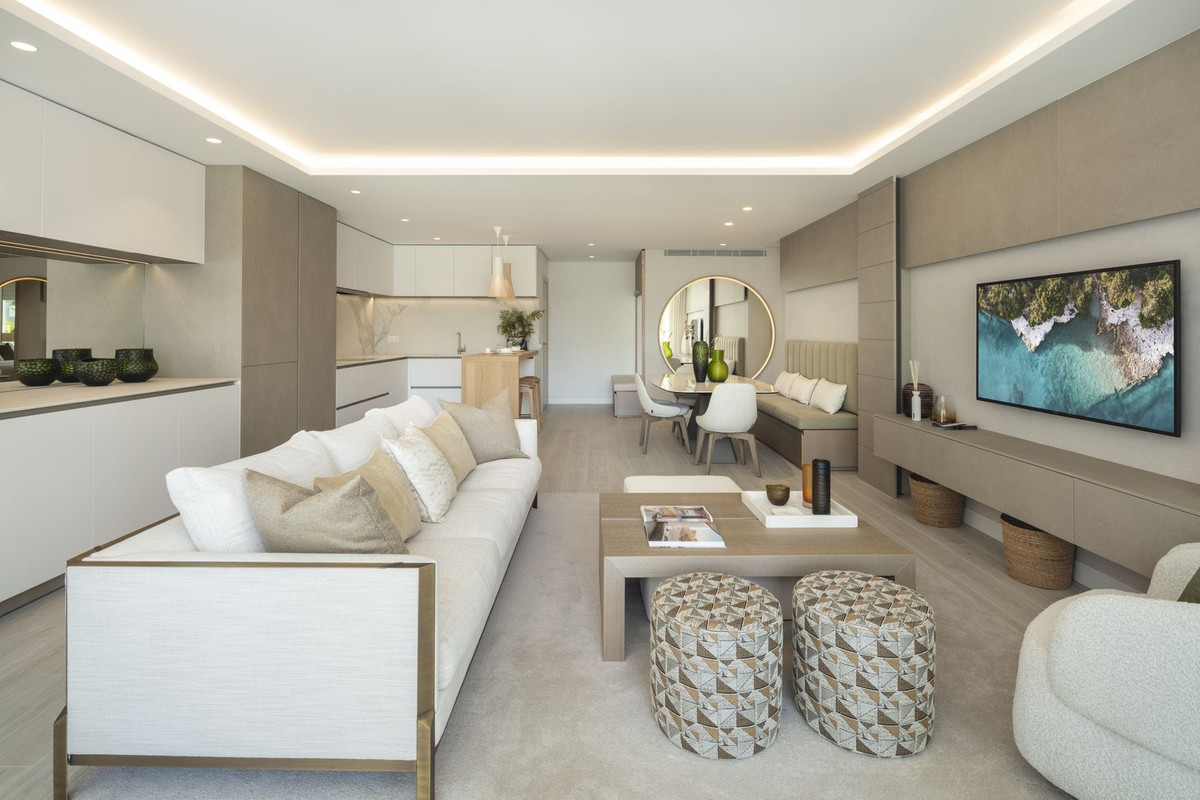 3 Bed Apartment for sale in The Golden Mile Costa Del Sol, Málaga, Spain
