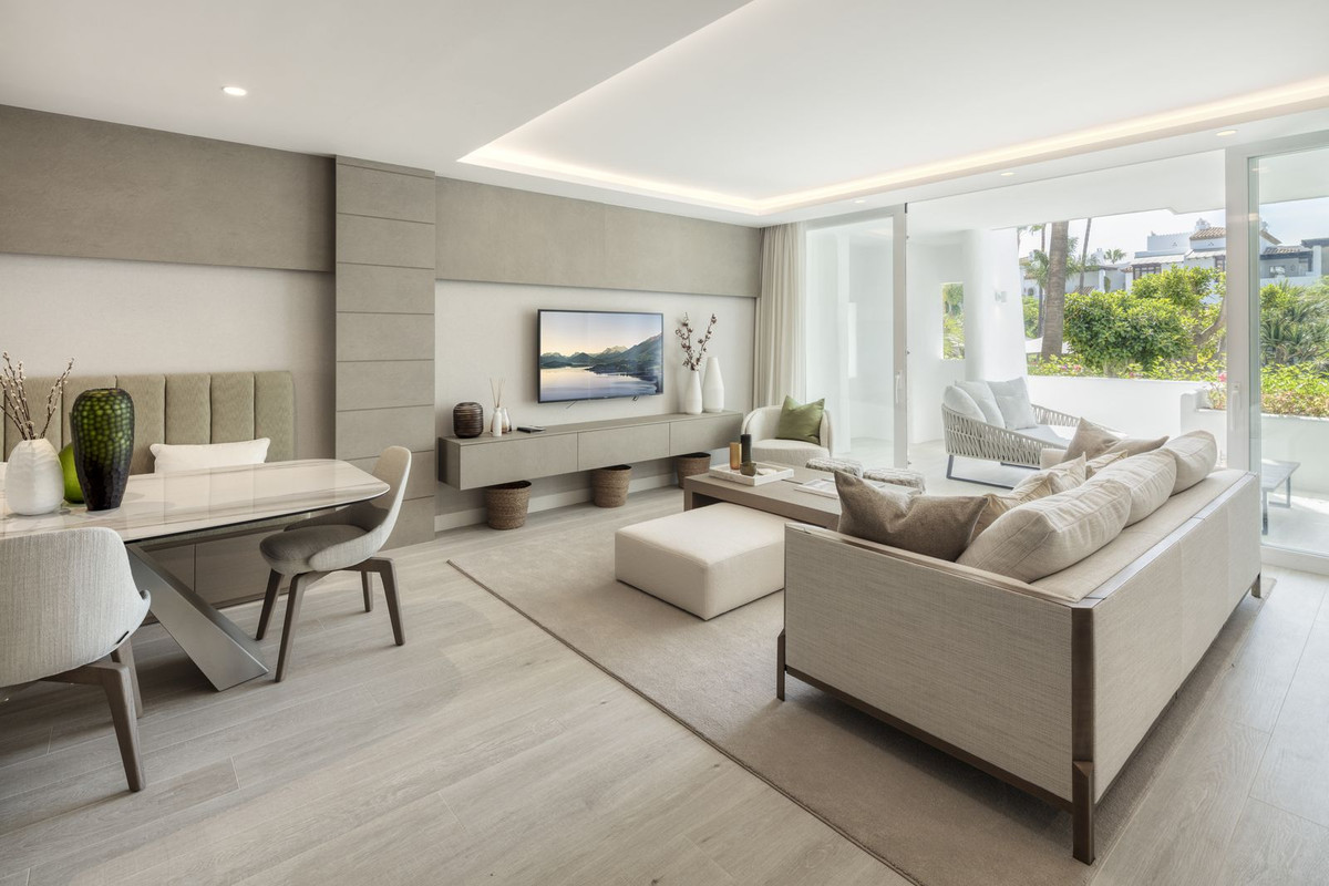3 Bed Apartment for sale in The Golden Mile Costa Del Sol, Málaga, Spain