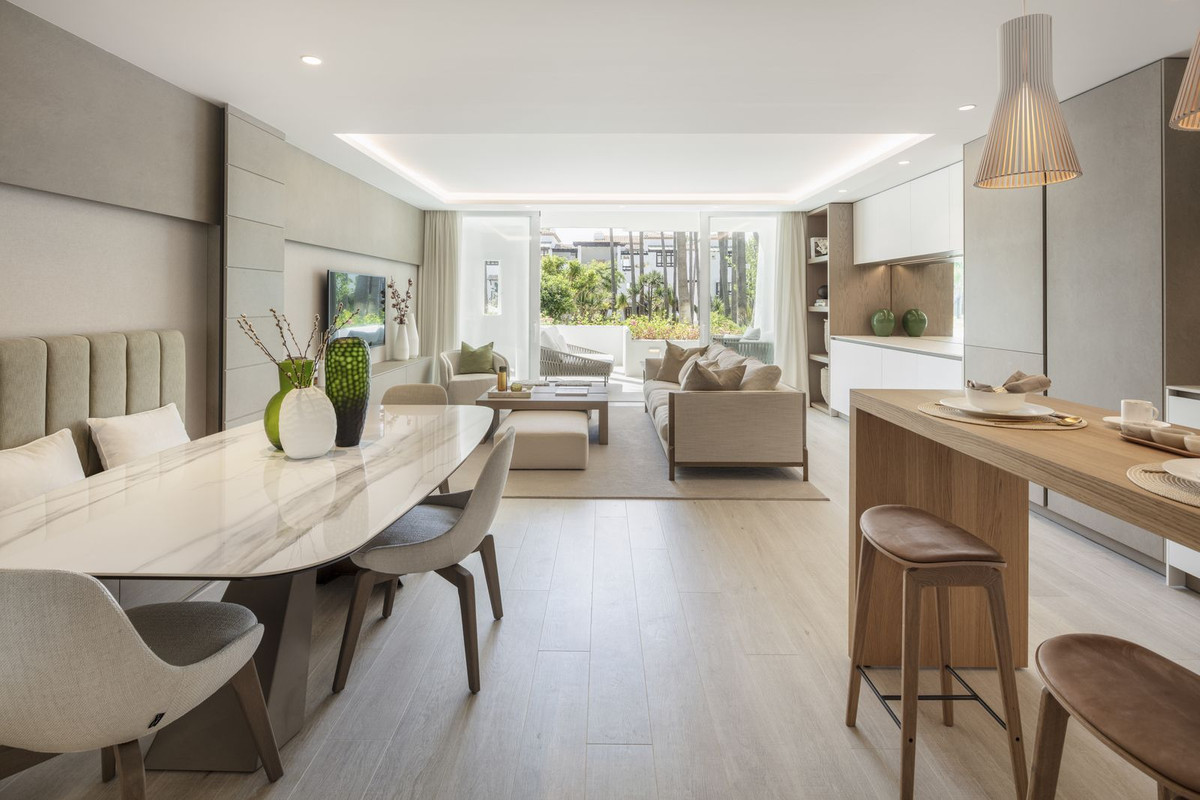 3 Bed Apartment for sale in The Golden Mile Costa Del Sol, Málaga, Spain