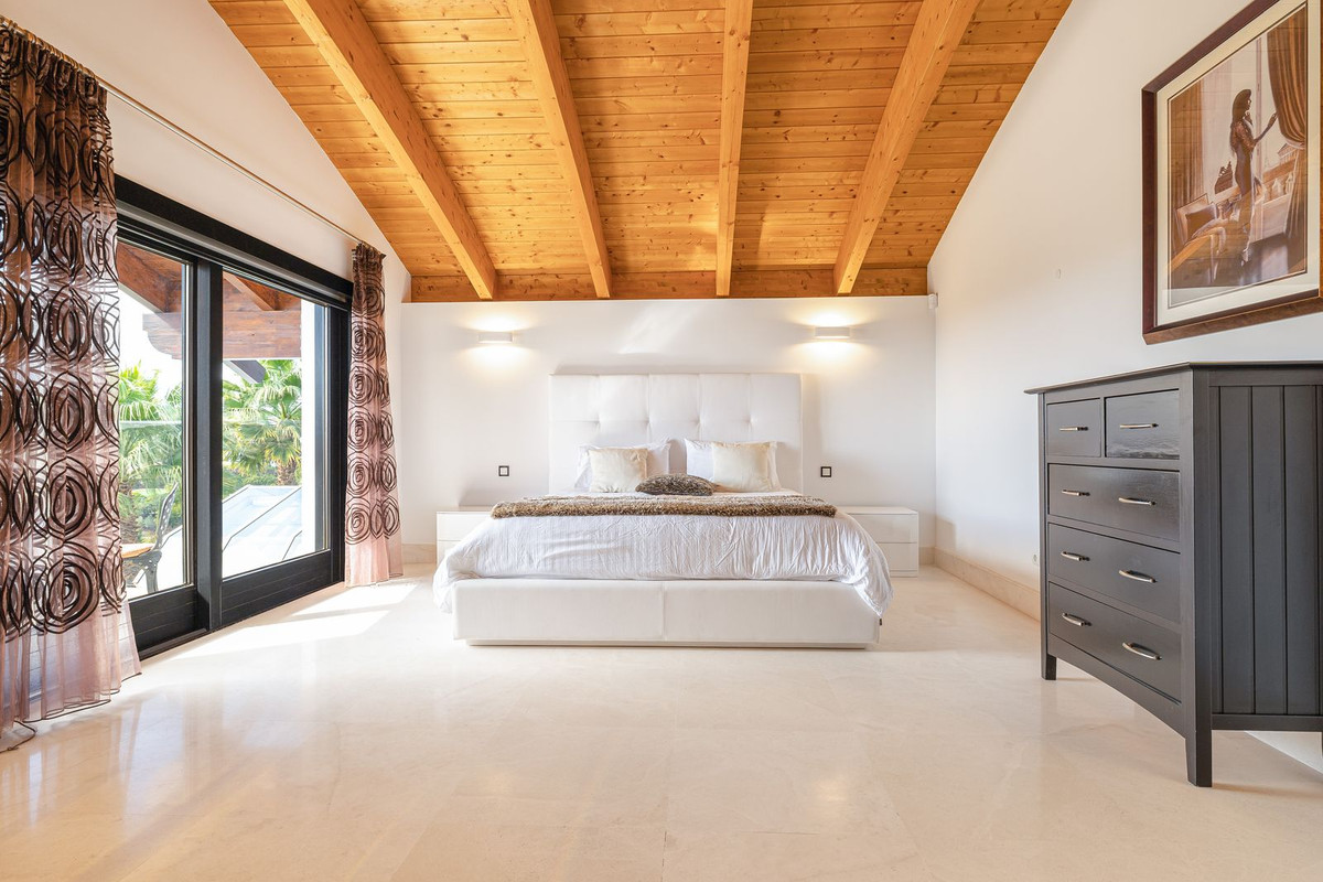 8 Bed Townhouse for sale in Los Flamingos Costa Del Sol, Málaga, Spain